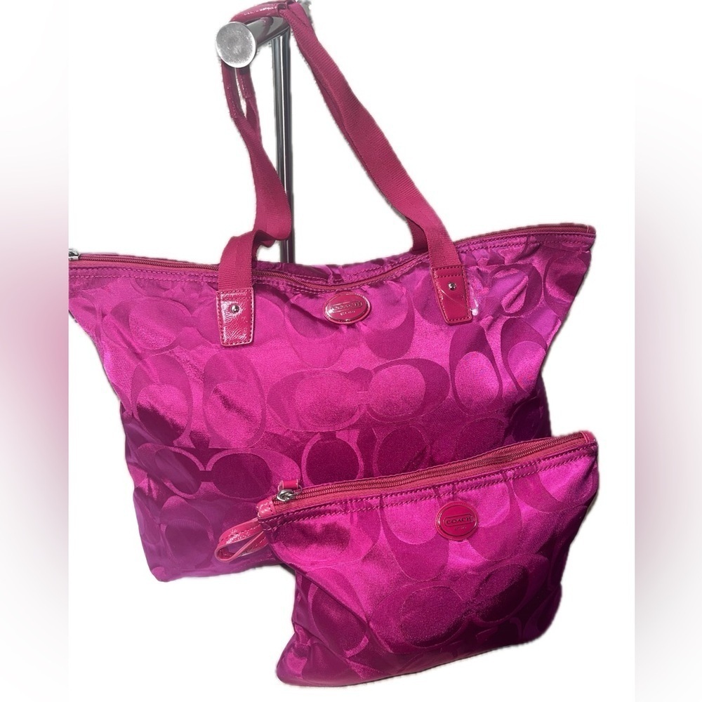 COACH Signature Pink Monogram Weekender Shoulder Bag Snap on Int. Matching Pouch